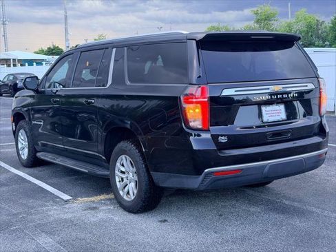 Used 2021 Chevrolet Suburban LS RWD image 4