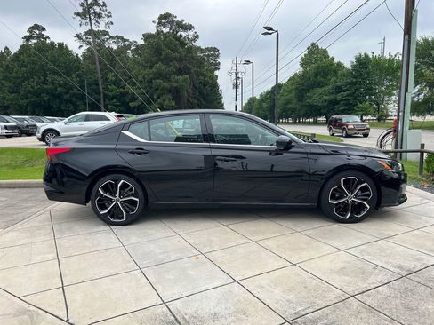 Used 2024 Nissan Altima 2.5 SR FWD image 4