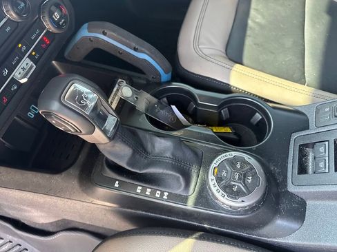 Used 2024 Ford Bronco Wildtrak image 15