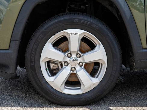 Used 2020 Jeep Compass Latitude w/ Popular Equipment Group AWD/4WD image 33