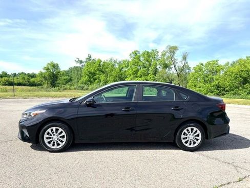 Used 2024 Kia Forte LX FWD image 2