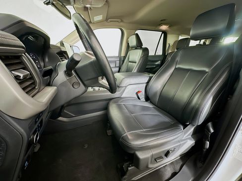 Used 2024 Ford Expedition Max XLT image 13