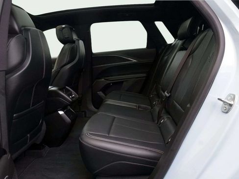 Used 2024 Cadillac Lyriq Luxury RWD image 19