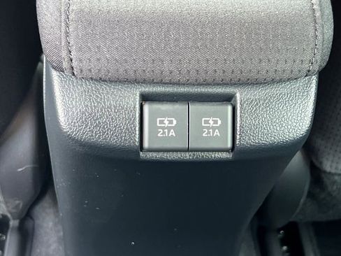 Used 2022 Toyota Prius Prime LE image 17