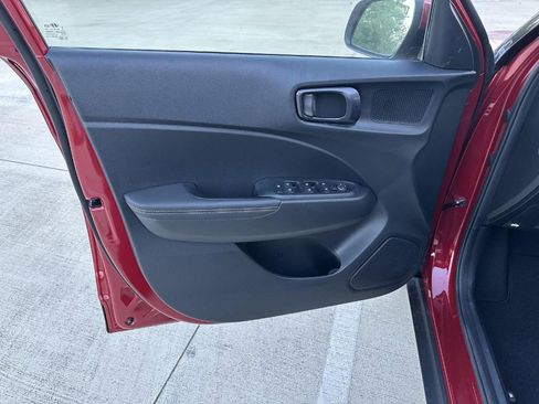 New 2025 Hyundai Venue Limited image 9