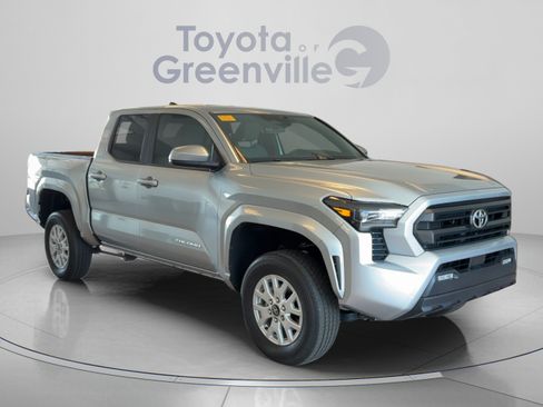 Used 2025 Toyota Tacoma SR5 RWD image 6