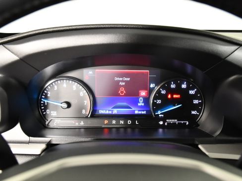 Used 2024 Ford Explorer XLT w/ Equipment Group 202A AWD/4WD image 18