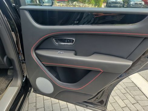 Certified 2023 Bentley Bentayga AWD/4WD image 21
