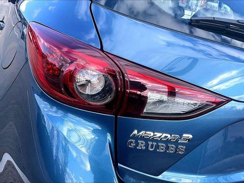 Used 2018 MAZDA MAZDA3 Grand Touring w/ Premium Equipment Package image 39