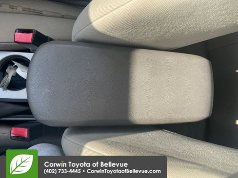 Used 2010 Ford Focus SE FWD image 14