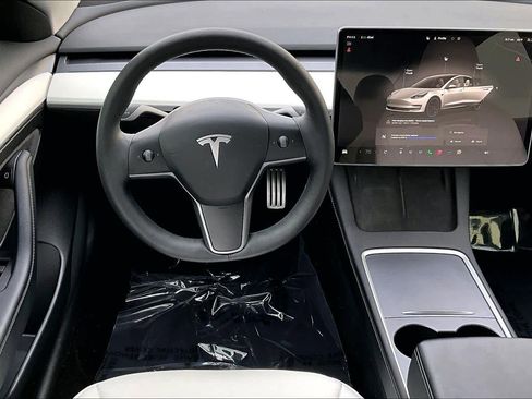 Used 2022 Tesla Model 3 Performance image 5