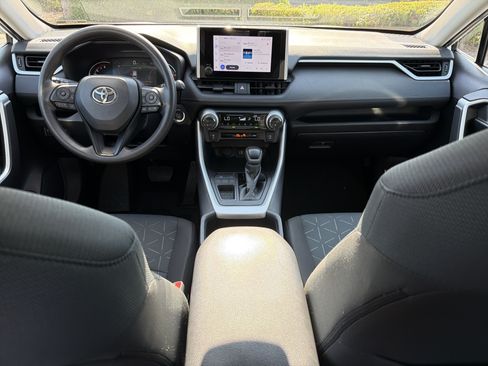 Certified 2025 Toyota RAV4 XLE FWD image 4