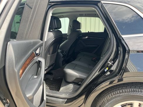 Used 2018 Audi Q5 2.0T Premium Plus w/ Premium Plus Package AWD/4WD image 12
