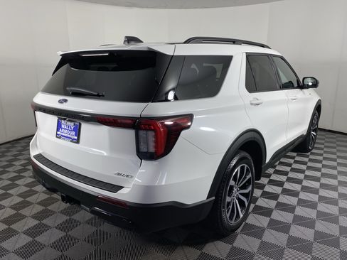 Used 2025 Ford Explorer ST-Line AWD/4WD image 7