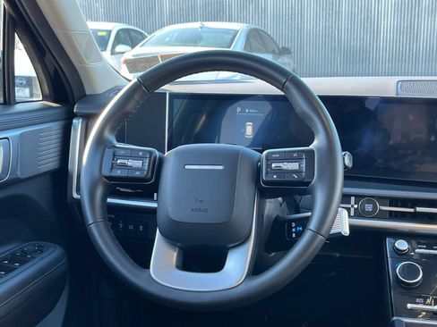 Used 2025 Hyundai Santa Fe SEL FWD image 28