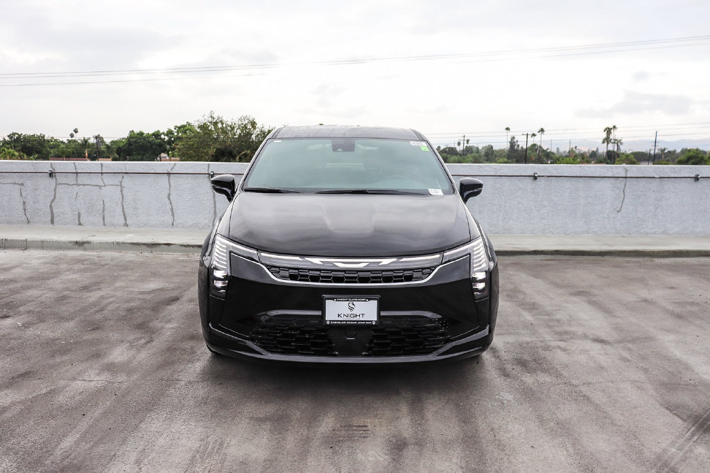 New 2027 Chrysler Pacifica Select FWD image 3