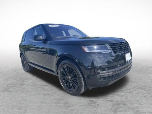 Used 2023 Land Rover Range Rover SE AWD/4WD image 3