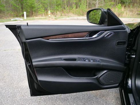 Used 2019 Maserati Quattroporte S image 23