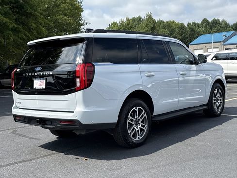 Certified 2025 Ford Expedition Active AWD/4WD image 32