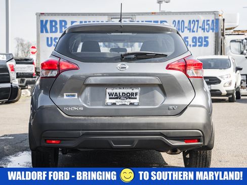 Used 2019 Nissan Kicks SV image 5