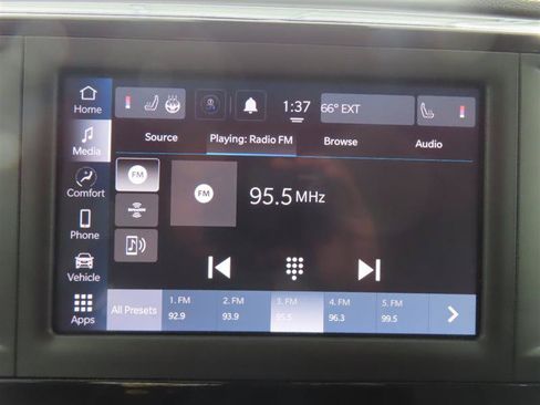 Used 2023 Chrysler Voyager LX FWD image 24
