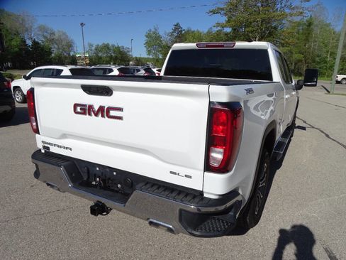 Used 2023 GMC Sierra 1500 4x4 Crew Cab SLE w/ X31 Off-Road Package image 10