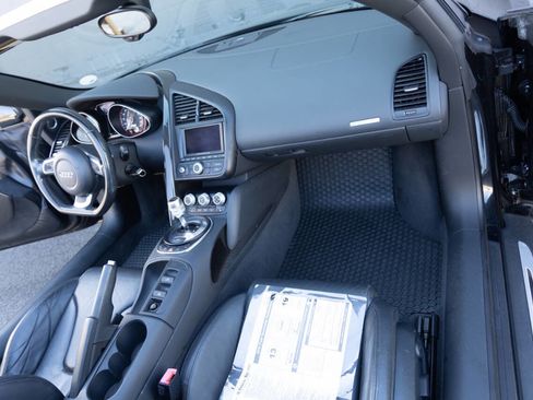 Used 2011 Audi R8 V10 image 12