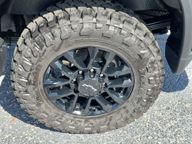 Used 2025 Chevrolet Silverado 2500 Custom w/ Custom Value Package AWD/4WD image 7