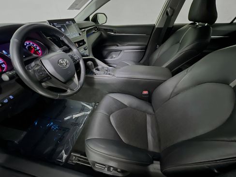 Used 2022 Toyota Camry XSE image 15