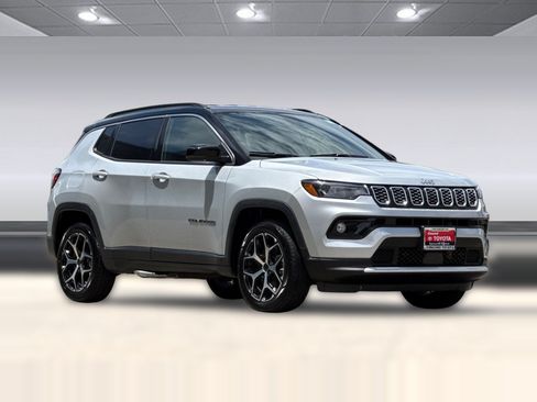 Used 2025 Jeep Compass Limited AWD/4WD image 7