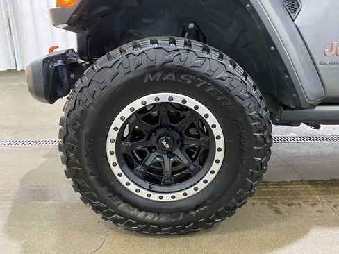 Used 2023 Jeep Gladiator Mojave w/ Cold Weather Group image 22