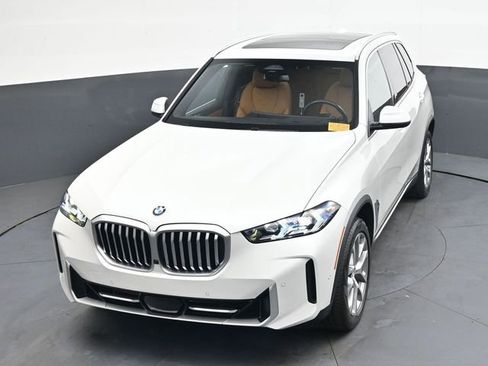 Used 2024 BMW X5 xDrive40i w/ Premium Package AWD/4WD image 32