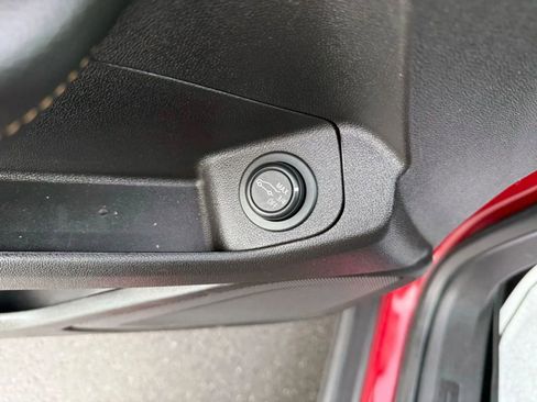 Used 2021 GMC Terrain SLE w/ Driver Convenience Package image 26