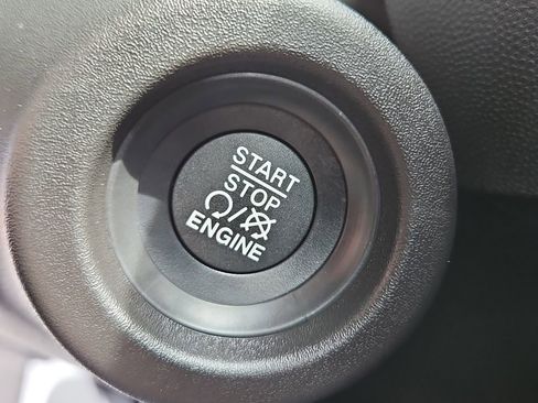 New 2025 RAM ProMaster 2500 w/ Quick Order Package 22G SLT image 25