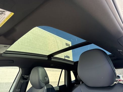 New 2026 Volkswagen Tiguan SE R-Line image 19