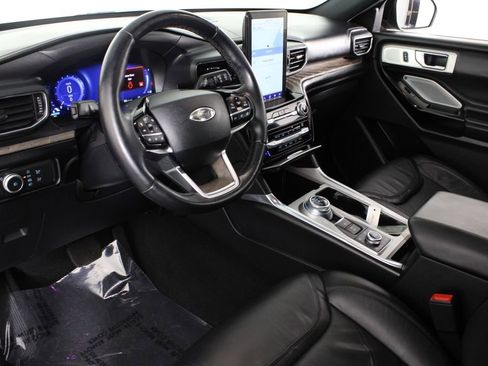 Used 2021 Ford Explorer Platinum w/ Equipment Group 601A image 19