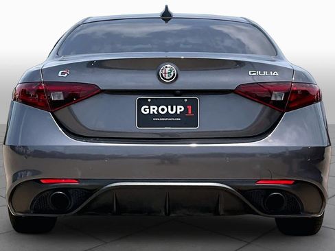 Used 2023 Alfa Romeo Giulia Veloce RWD image 5