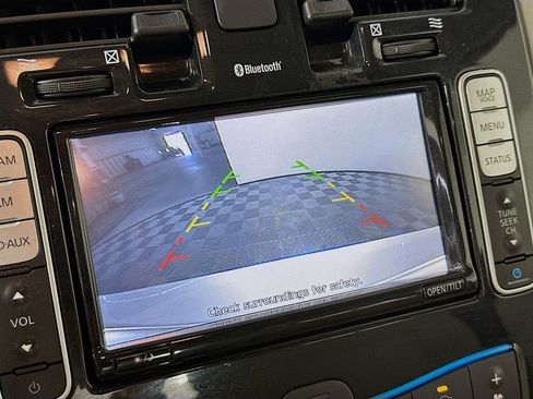 Used 2011 Nissan Leaf SL w/ Eco Design Pkg image 15