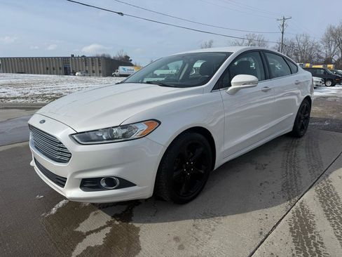 Used 2013 Ford Fusion SE image 1