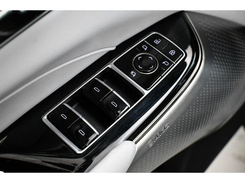 Used 2024 Cadillac Lyriq Luxury RWD image 33