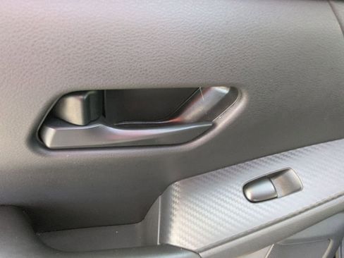 Used 2025 Nissan Sentra SV FWD image 27