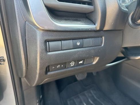 Used 2024 Nissan Rogue SV image 19