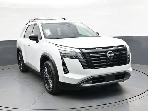 New 2026 Nissan Pathfinder SL AWD/4WD image 1
