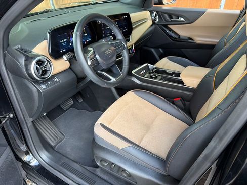 Used 2025 Chevrolet Equinox ACTIV image 2