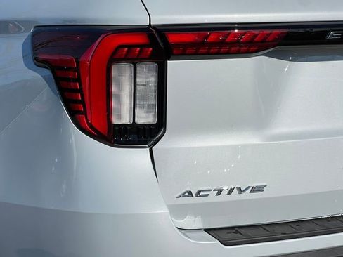 New 2026 Ford Explorer Active AWD/4WD image 8