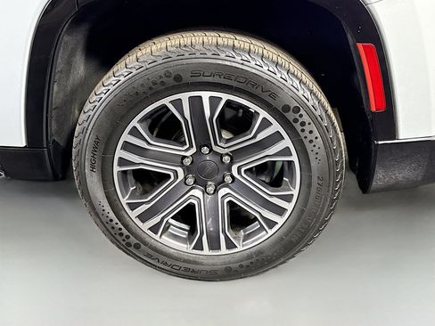 Used 2023 Jeep Wagoneer Series II RWD image 37