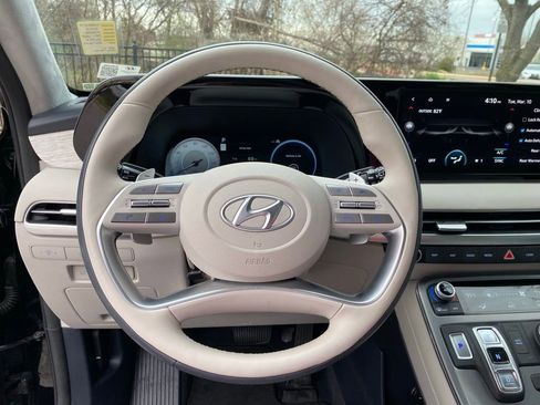 Used 2024 Hyundai Palisade Calligraphy image 11