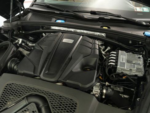 Used 2022 Porsche Macan S image 58