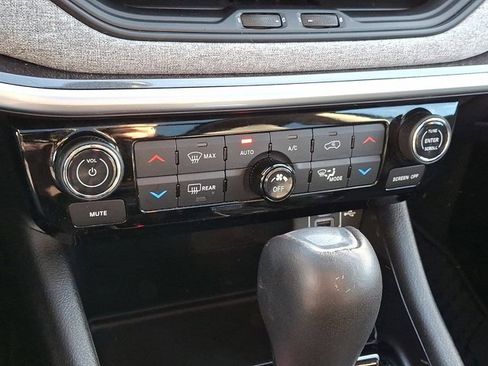 Certified 2022 Jeep Compass Latitude w/ Sun and Sound Group image 19