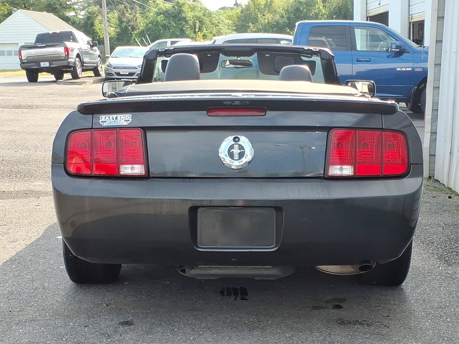 Used 2008 Ford Mustang Premium RWD image 4